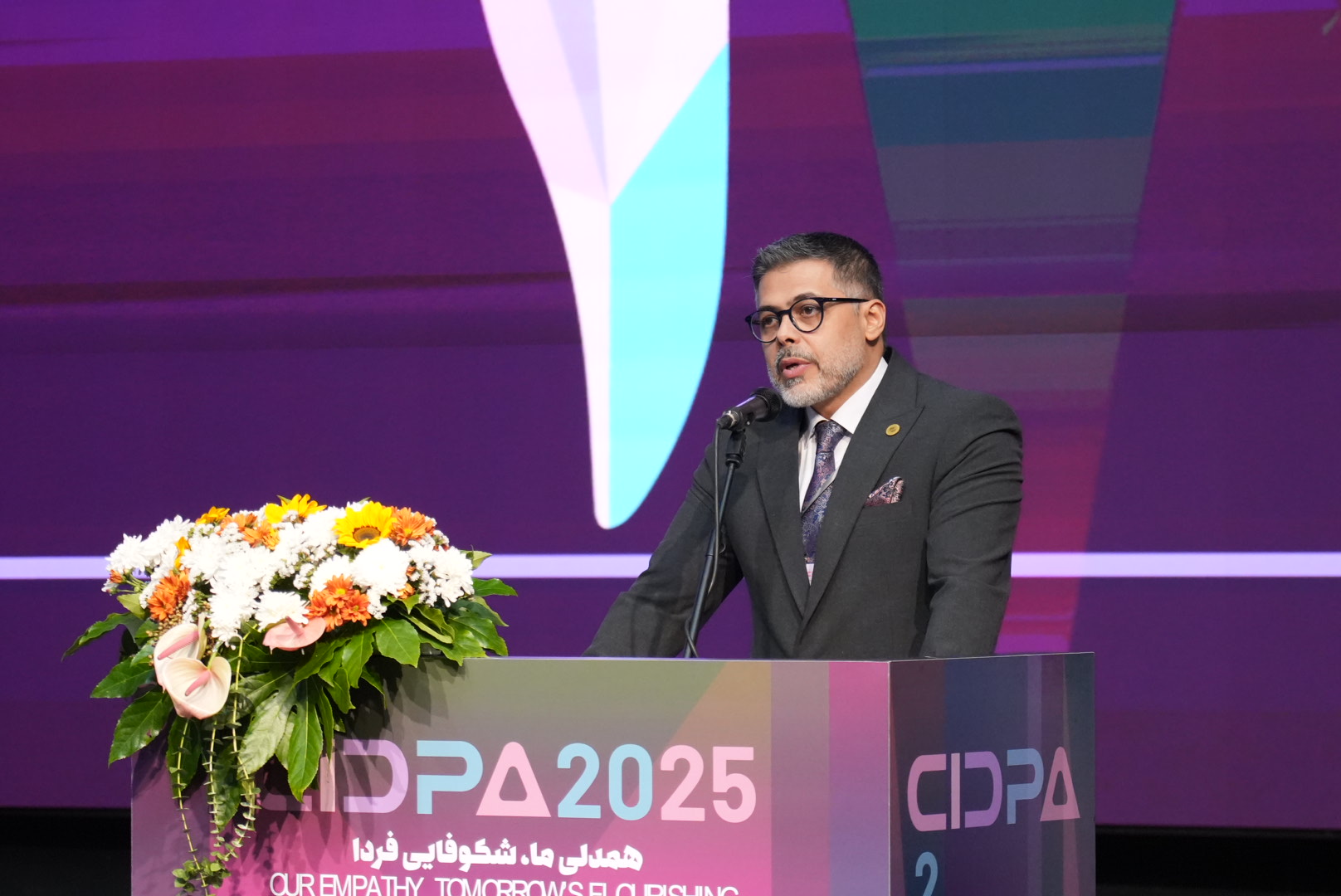 گزارش تصویری آیین افتتاحیه 32 امین کنگره علمی جامعه دندان سازان ایران