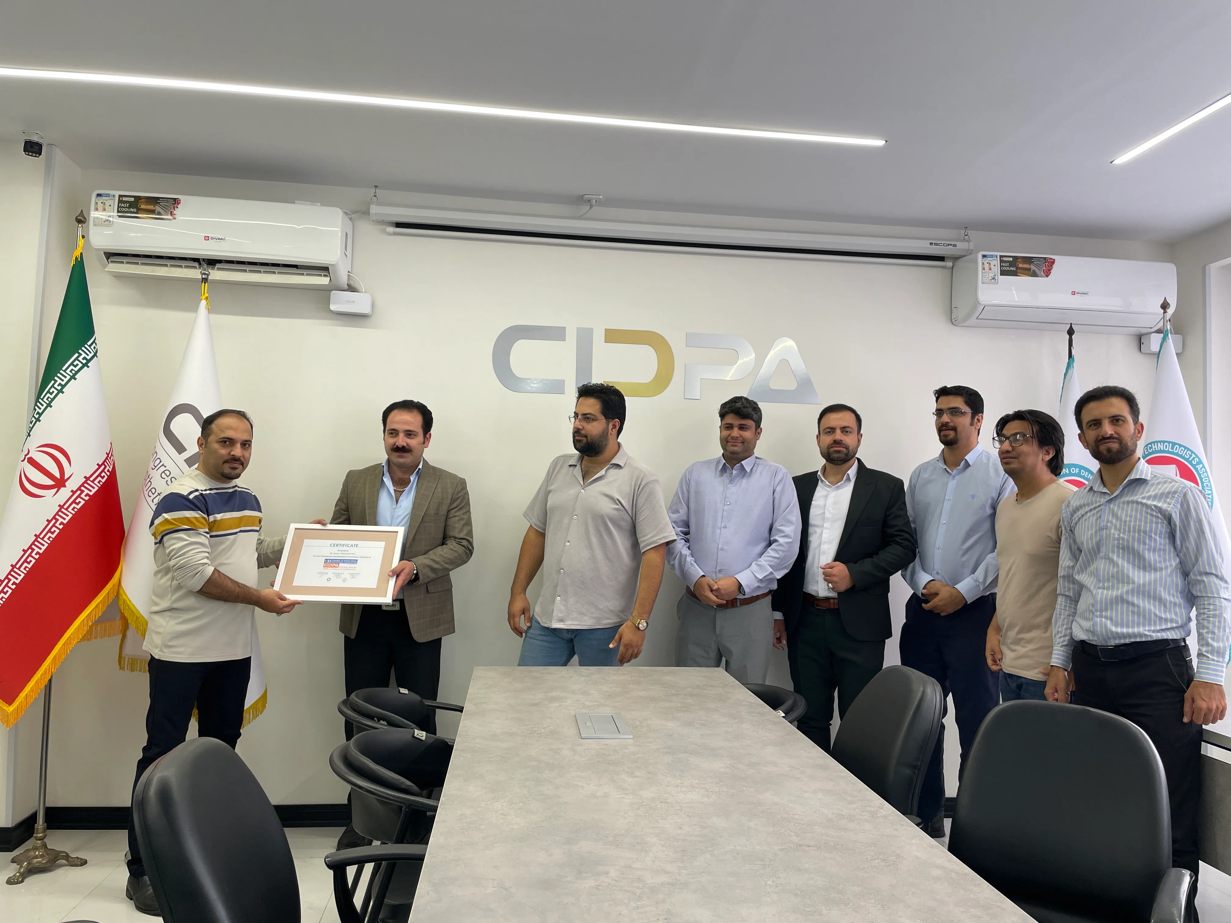 تقدیر از برگزیدگان جشنواره هنری کنگره سیدپا ۲۰۲۴ و تجلیل از تیم اجرایی نشست‌های صنفی