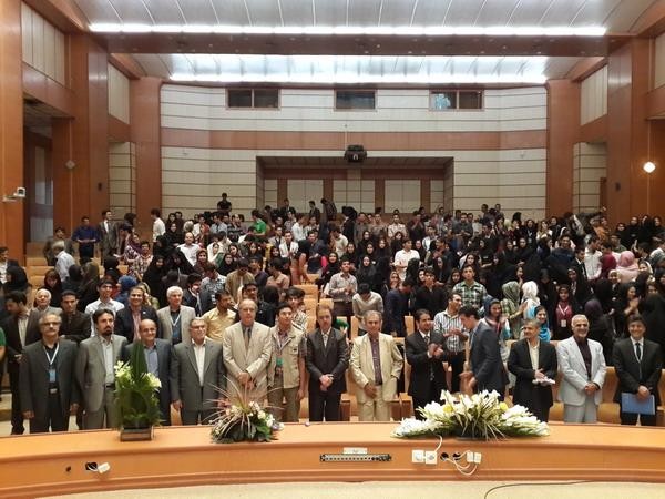 اولین سمینار دانشجویی مقطع کار‌شناسی رشته پروتز‌های دندانی در روز‌های پنجشنبه و جمعه مورخ ۴و۵ مهرماه ۱۳۹۲ در سالن شهید هدایت دانشکده دندانپزشکی دانشگاه علوم پزشکی تهران برگزار شد.