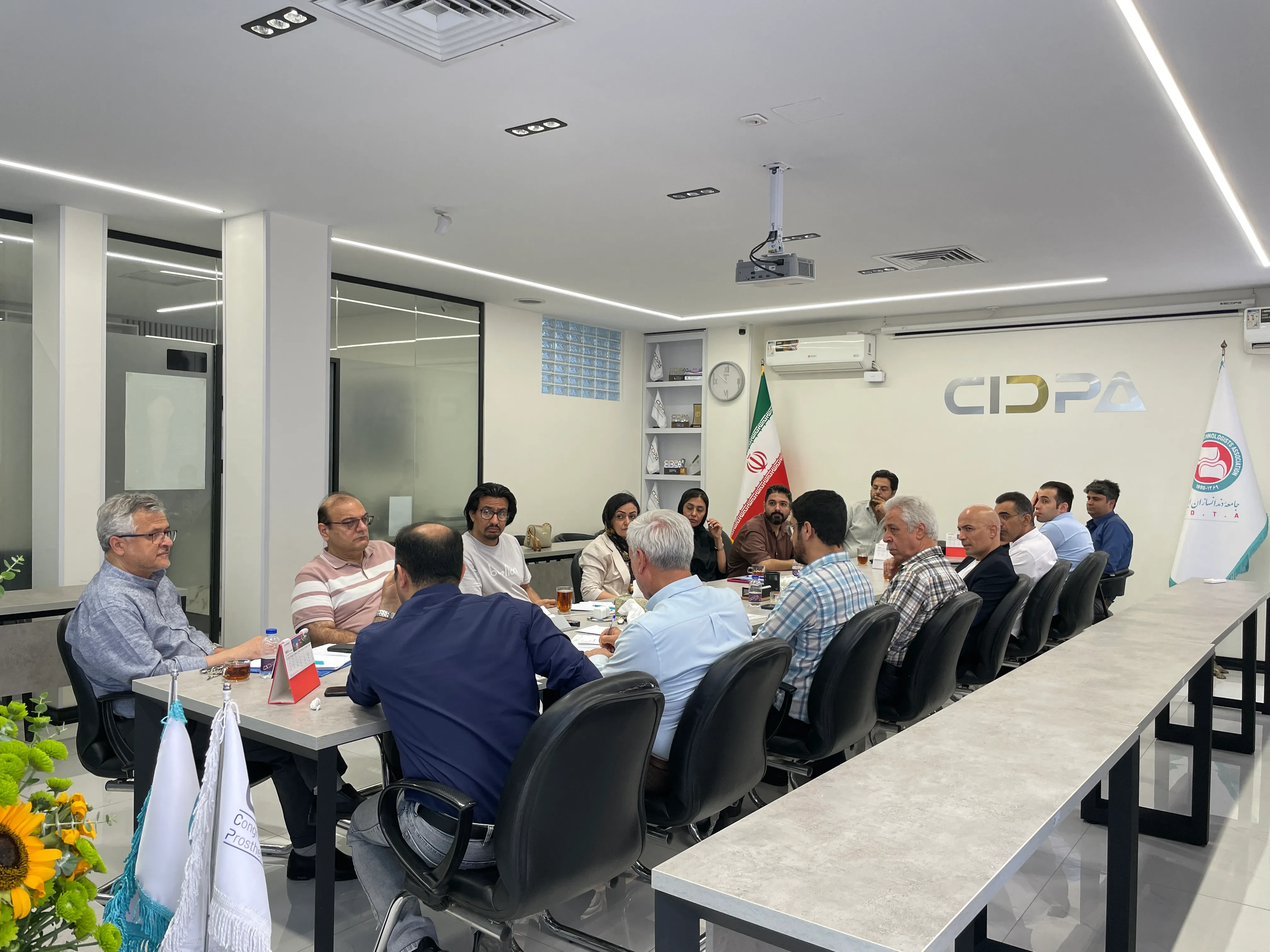 برگزاری نشست مشترک جامعه و انجمن علمی دندانسازی ایران برای برنامه‌ریزی سیدپا ۲۰۲۶